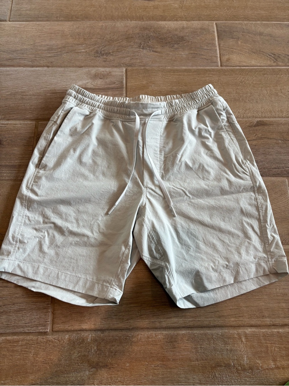 Lululemon men’s Pace Breaker Linerless Short 5" size Medium